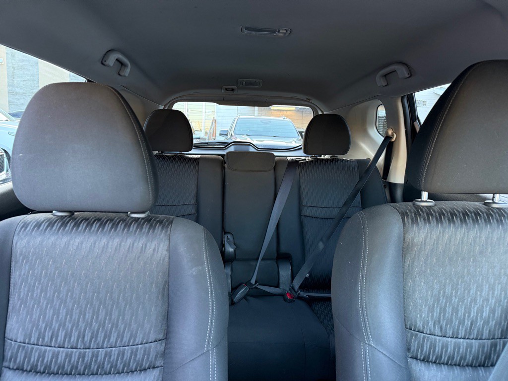 2017 Nissan Rogue Image 17