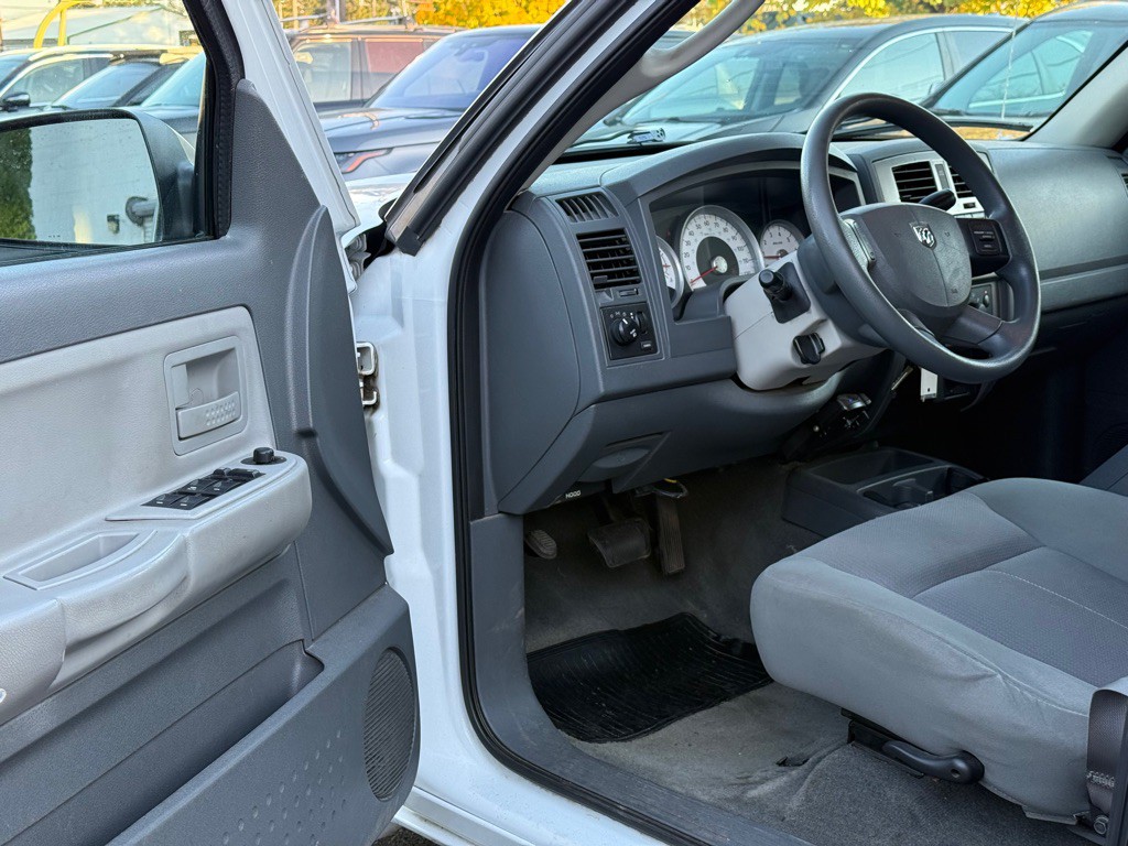 2006 Dodge Dakota Image 8
