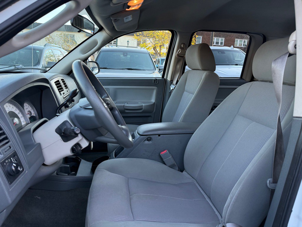 2006 Dodge Dakota Image 9