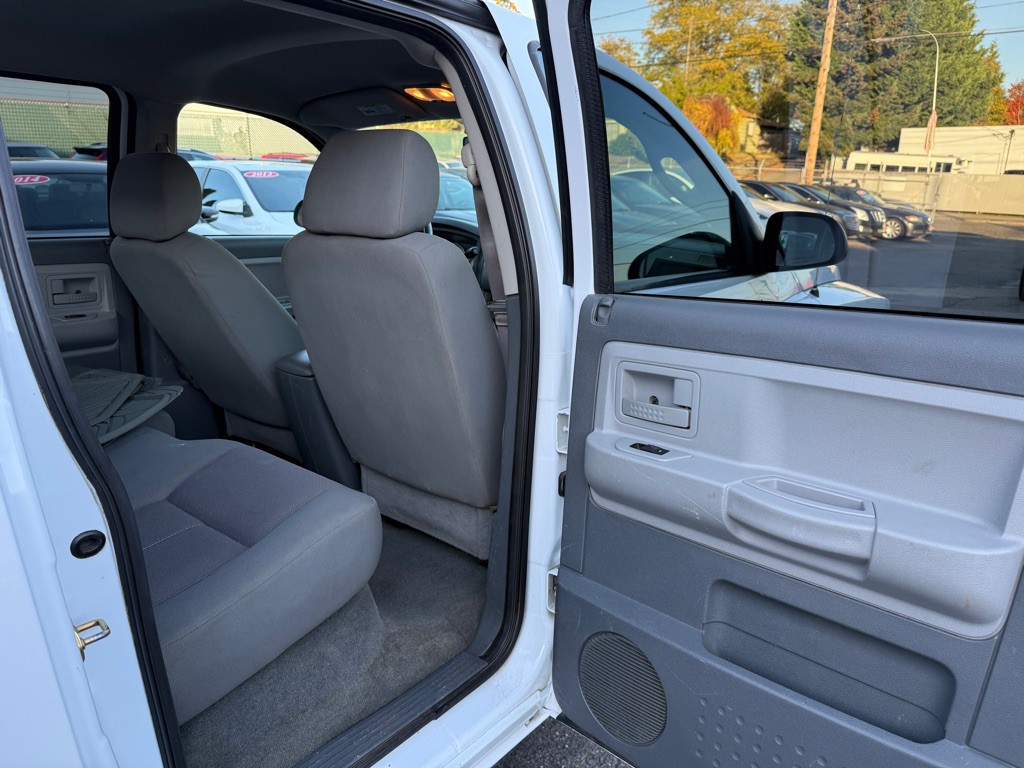 2006 Dodge Dakota Image 19
