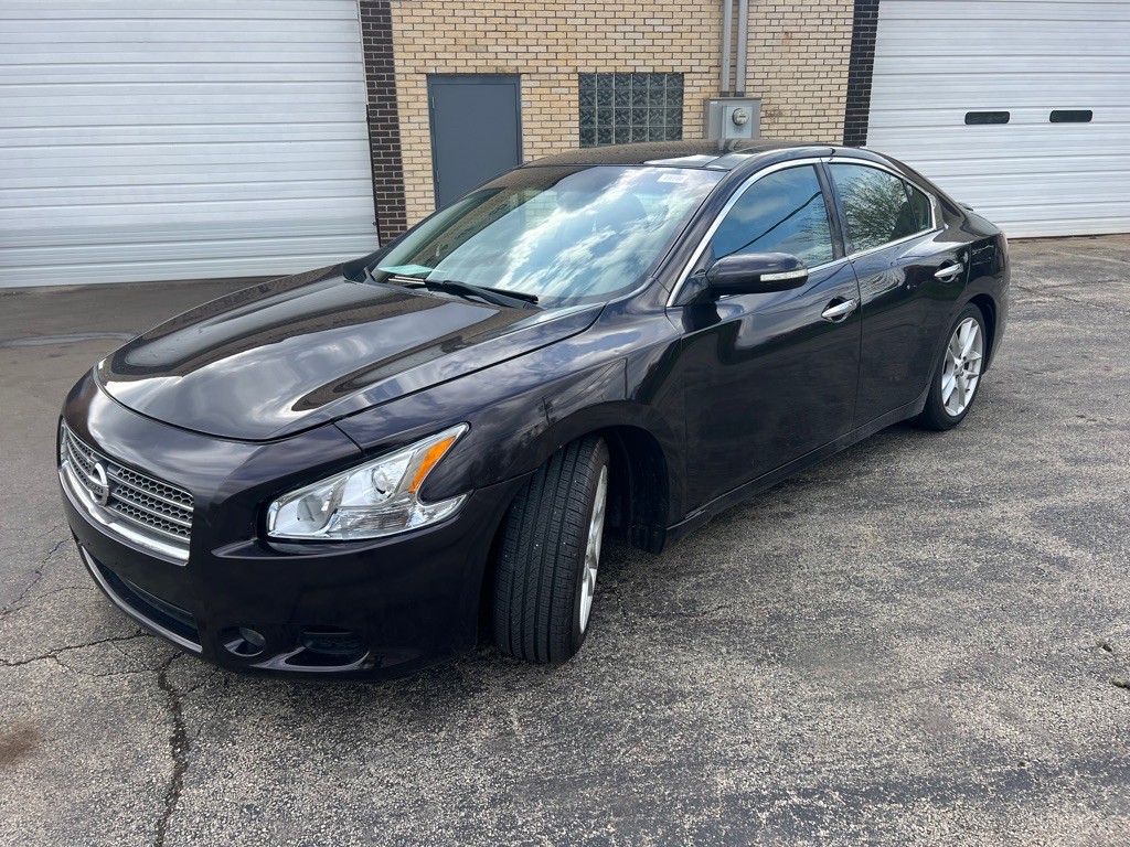 2011 Nissan Maxima Image 1