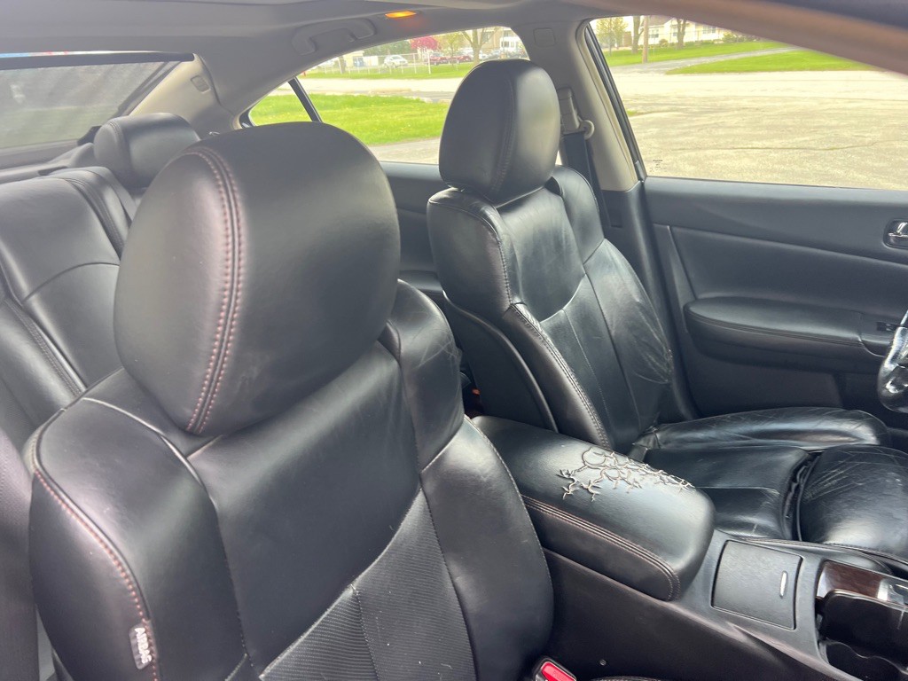 2011 Nissan Maxima Image 10