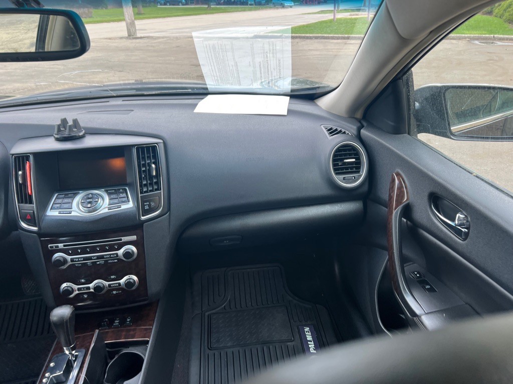 2011 Nissan Maxima Image 17