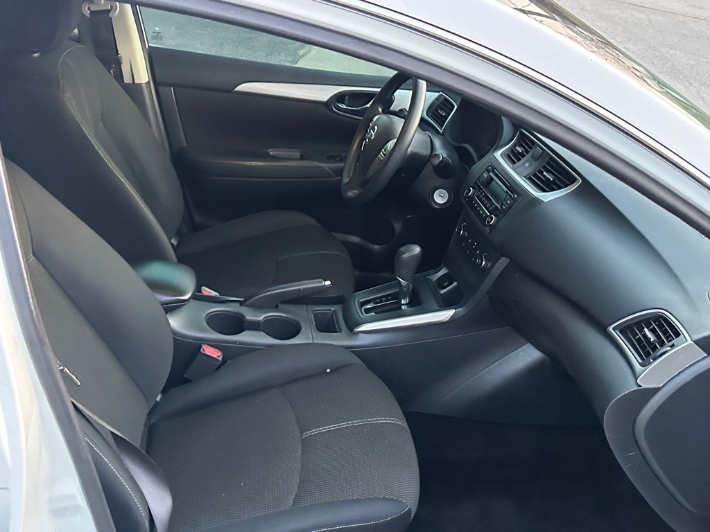 2017 Nissan Sentra Image 7
