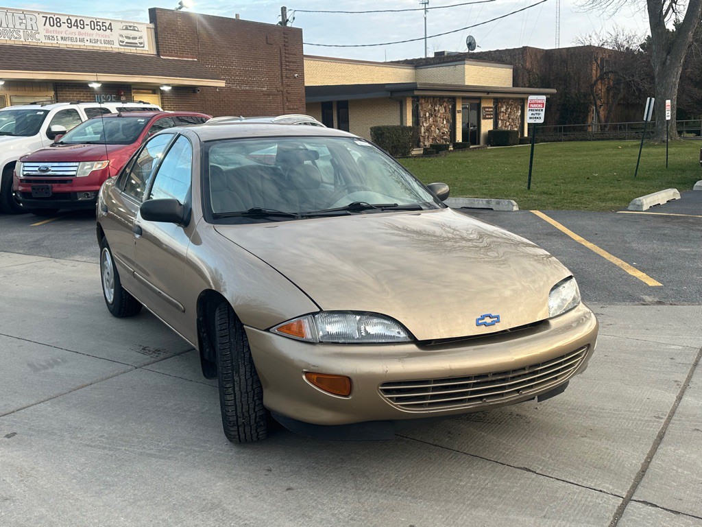 1999 Chevrolet Cavalier Image 2