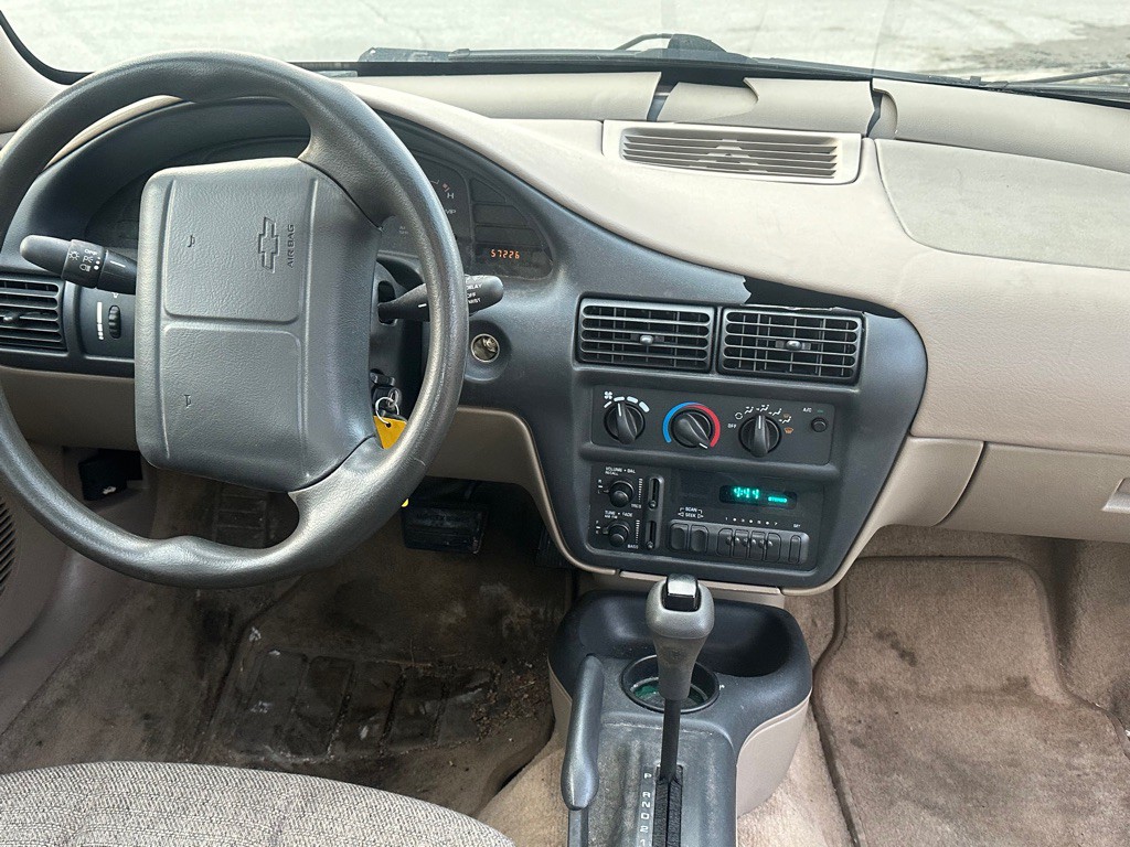 1999 Chevrolet Cavalier Image 11