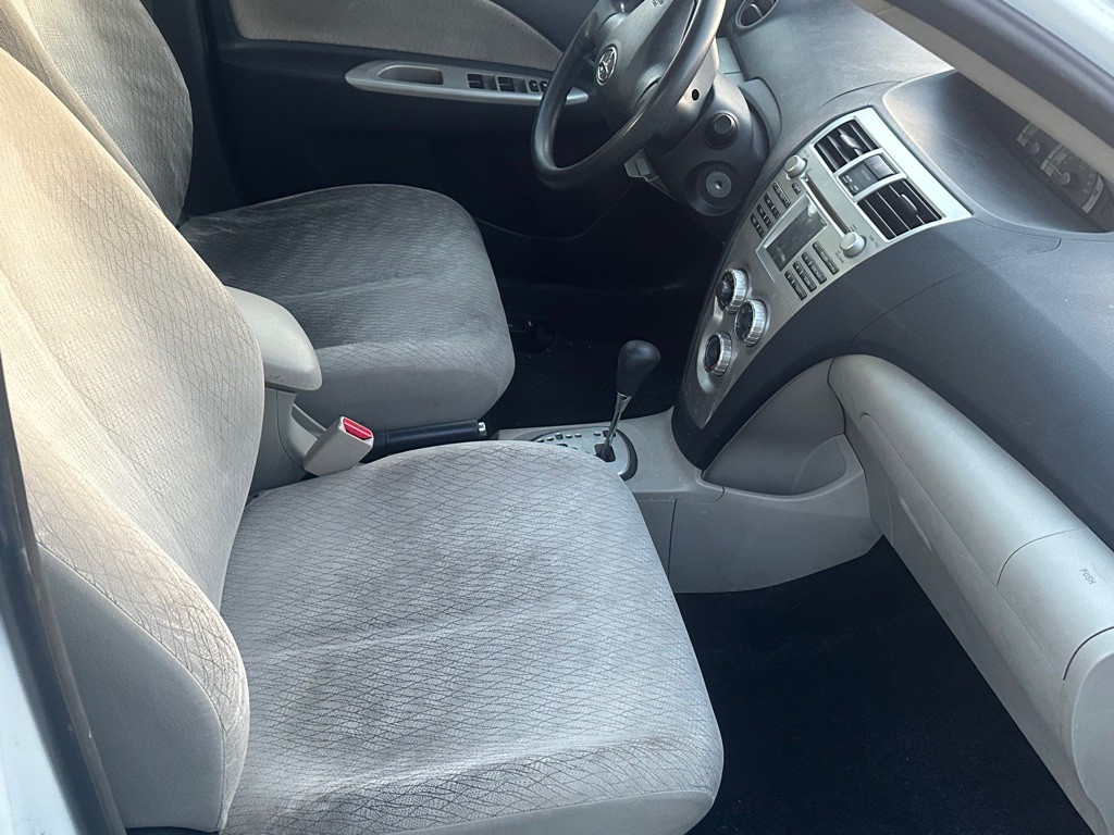 2007 Toyota Yaris Image 7