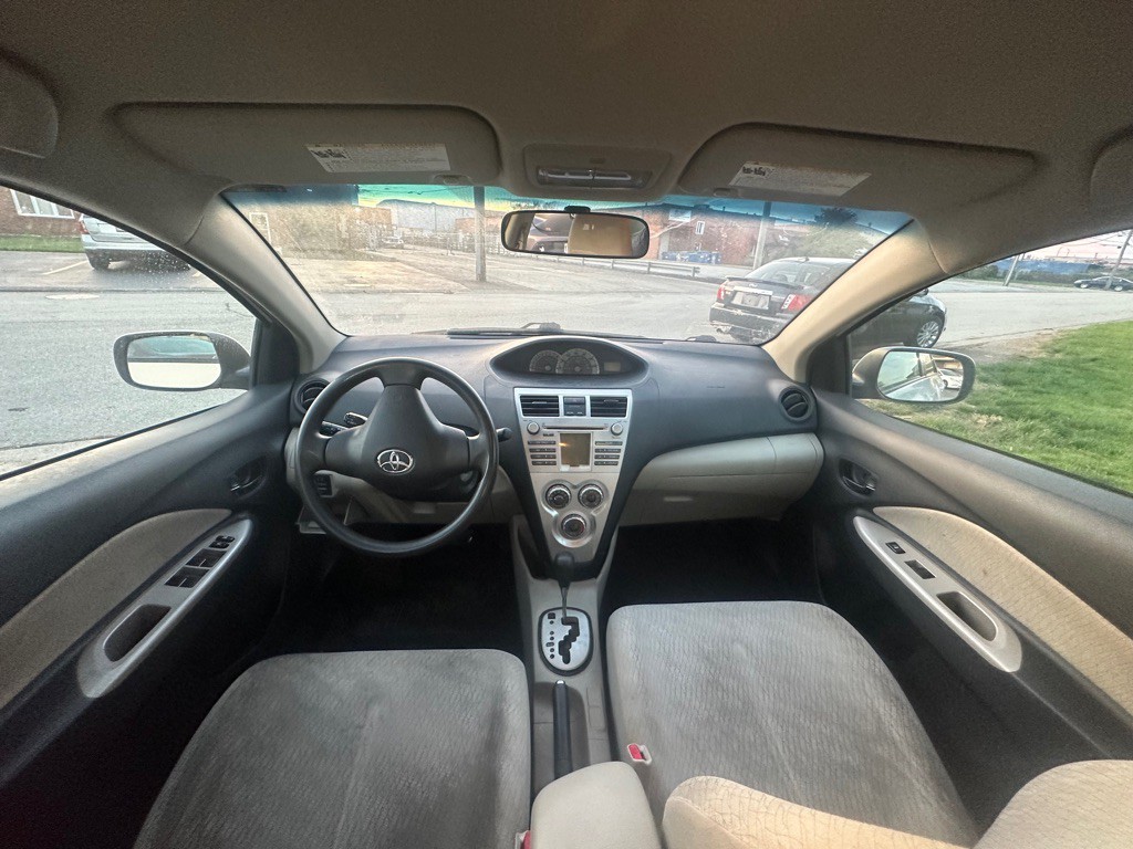 2007 Toyota Yaris Image 10