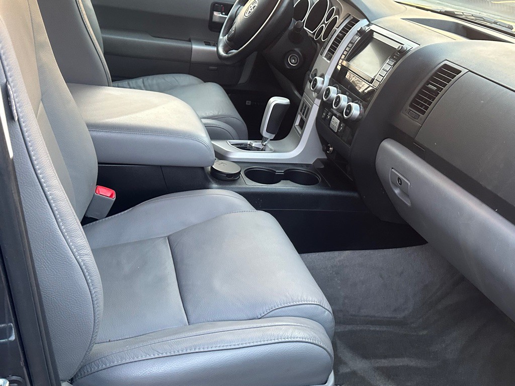 2008 Toyota Sequoia Image 10