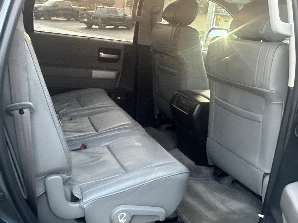 2008 Toyota Sequoia Image 12