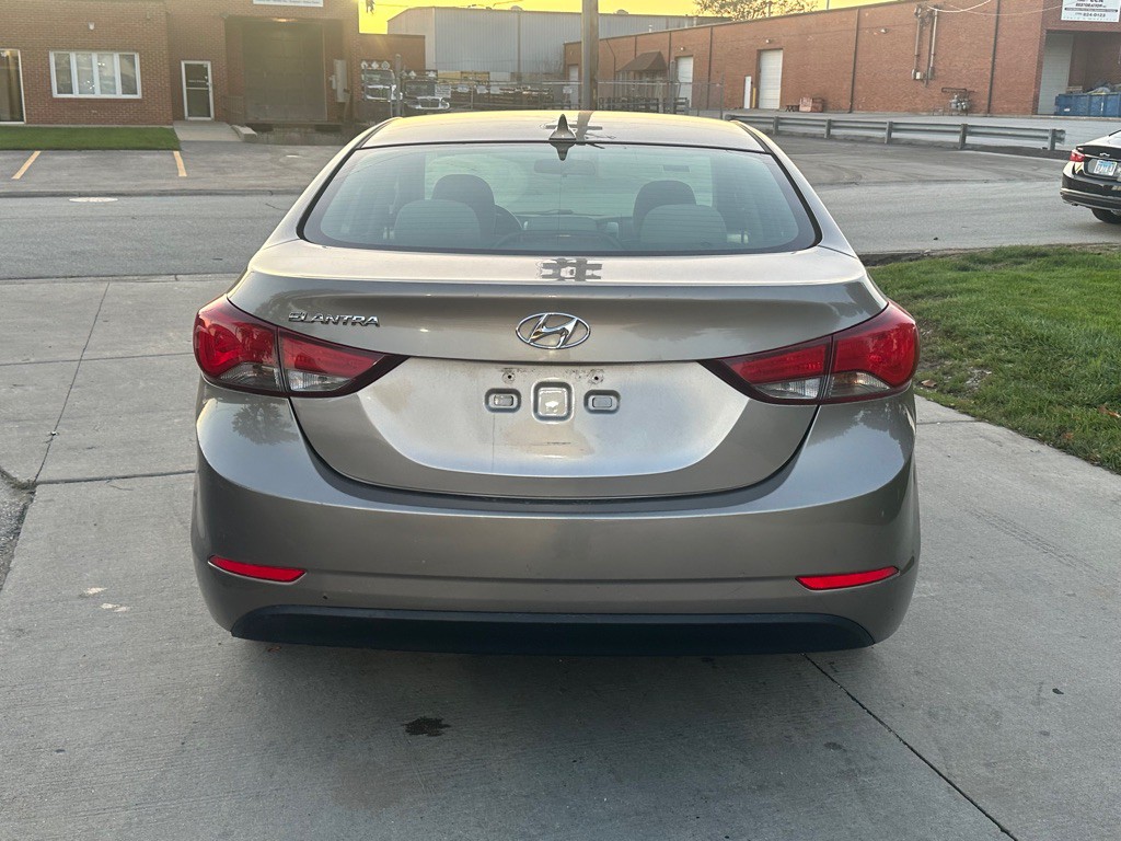 2015 Hyundai Elantra Image 4