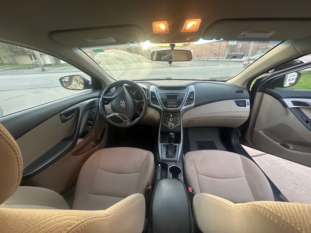 2015 Hyundai Elantra Image 10