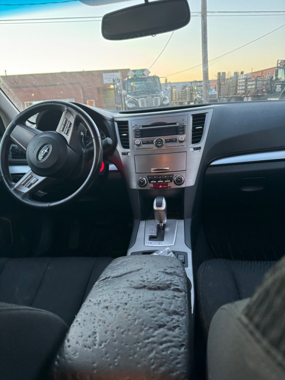 2010 Subaru Outback Image 13