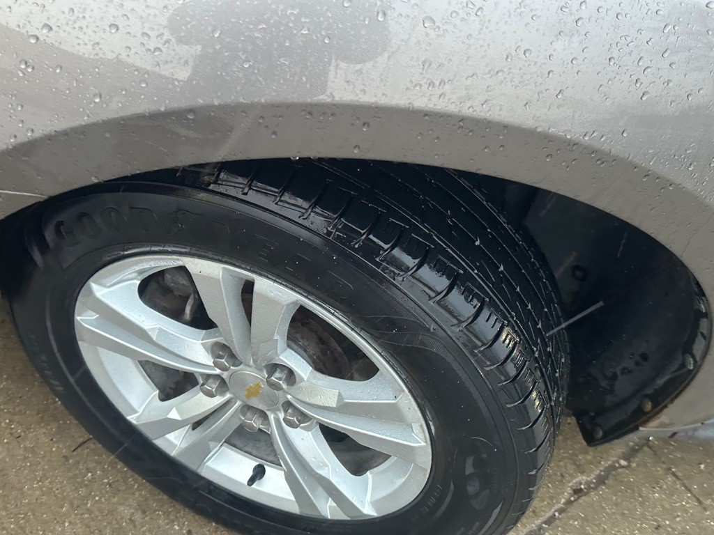 2011 Chevrolet Equinox Image 6