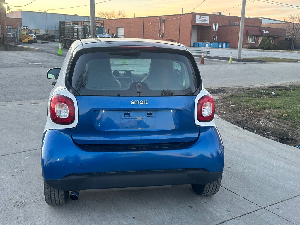 2016 smart fortwo Image 5