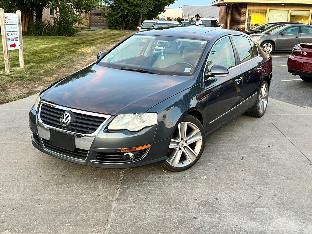 2010 Volkswagen Passat Image 2