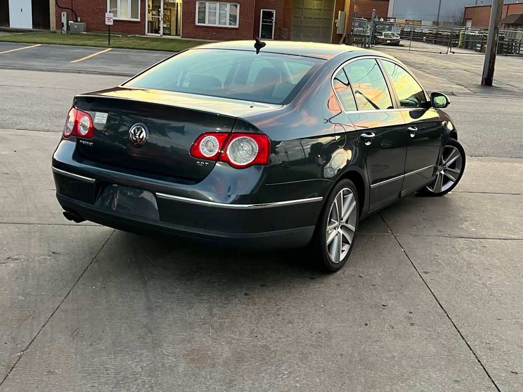 2010 Volkswagen Passat Image 6
