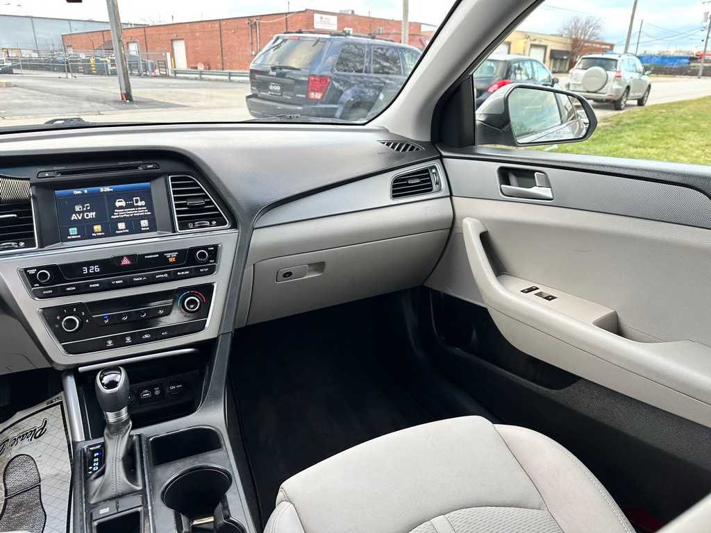 2017 Hyundai Sonata Image 11