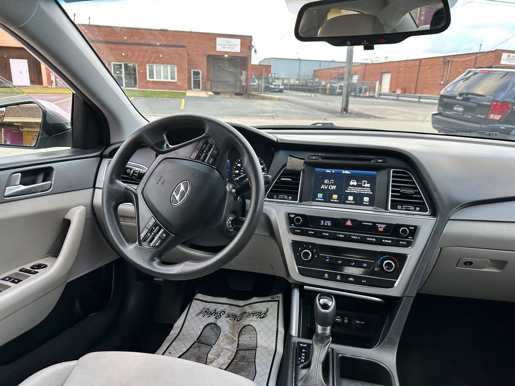 2017 Hyundai Sonata Image 12