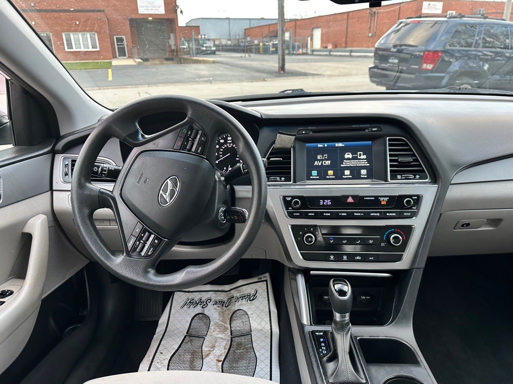 2017 Hyundai Sonata Image 13