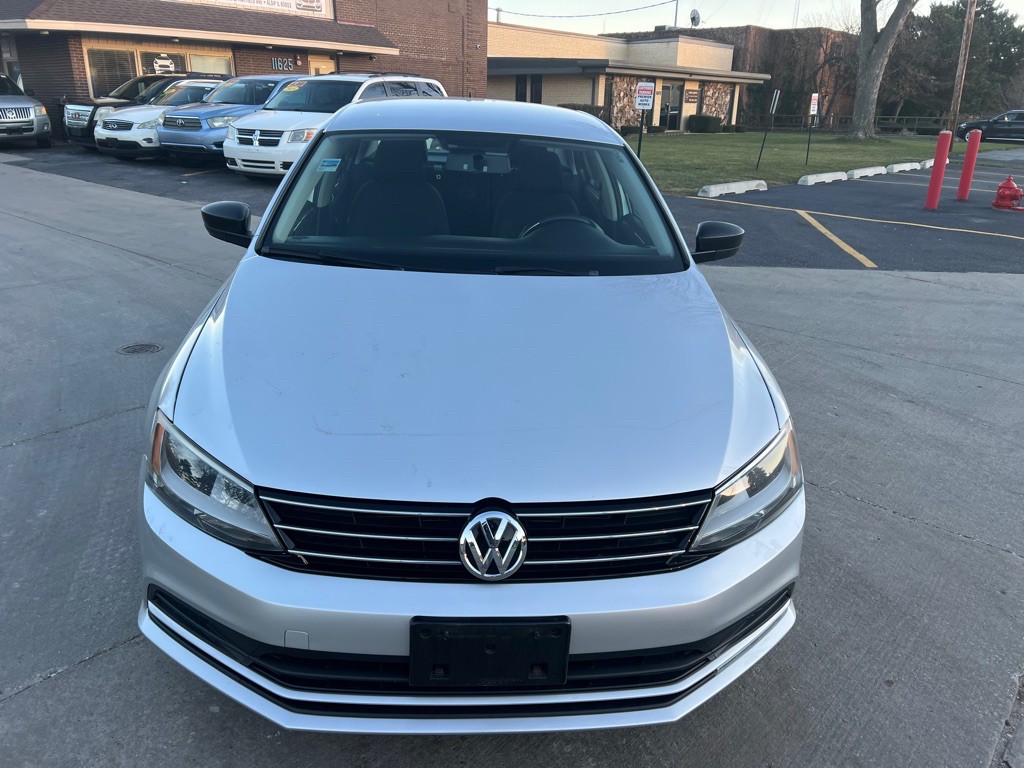 2015 Volkswagen Jetta Image 2