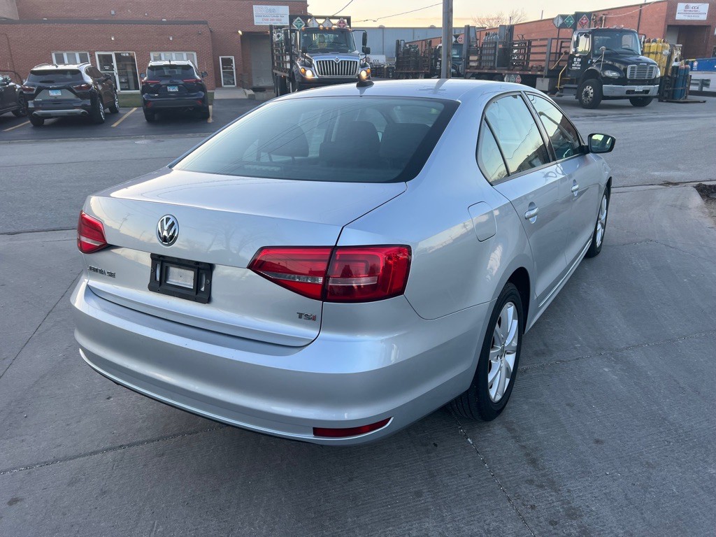 2015 Volkswagen Jetta Image 4