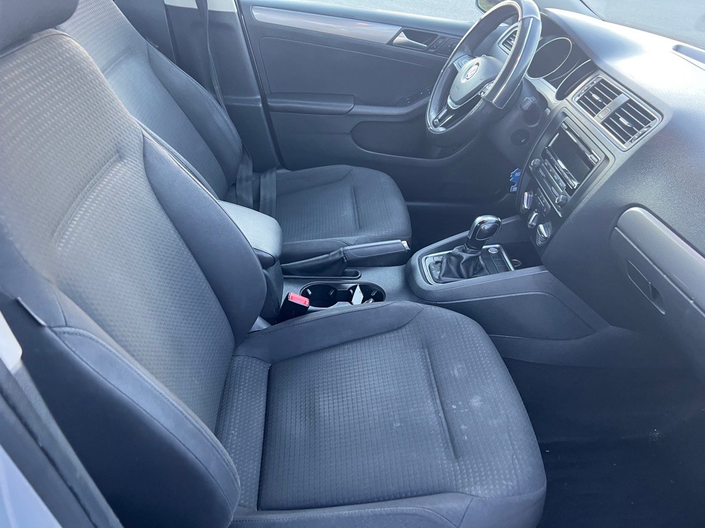 2015 Volkswagen Jetta Image 19