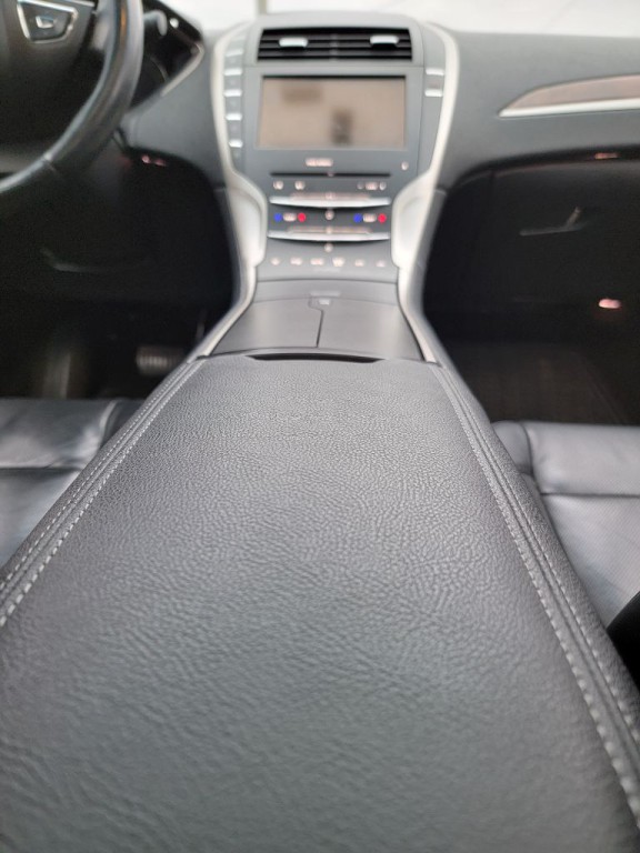 2015 Lincoln MKZ Image 15