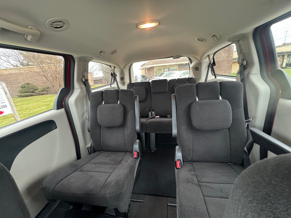 2013 Dodge Grand Caravan Image 8