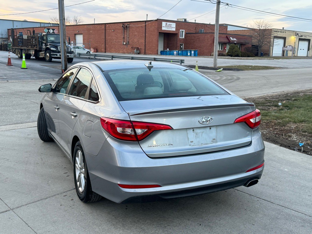 2017 Hyundai Sonata Image 4