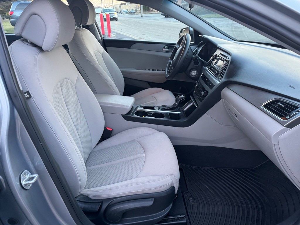 2017 Hyundai Sonata Image 9