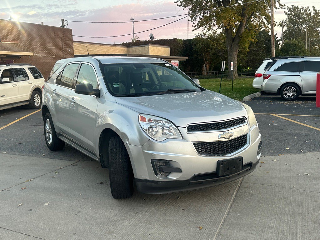 2011 Chevrolet Equinox Image 2