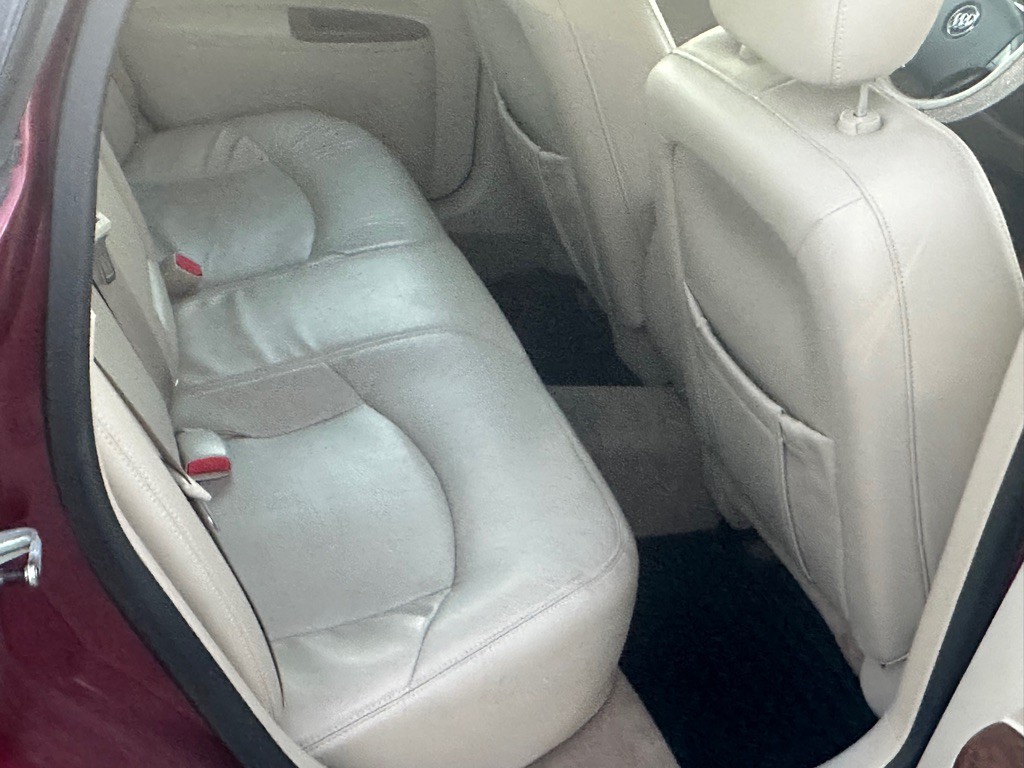 2005 Buick Lacrosse Image 8