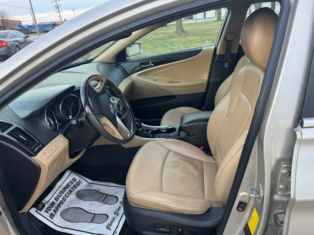 2011 Hyundai Sonata Image 7