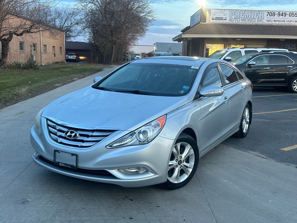 2011 Hyundai Sonata Image 1