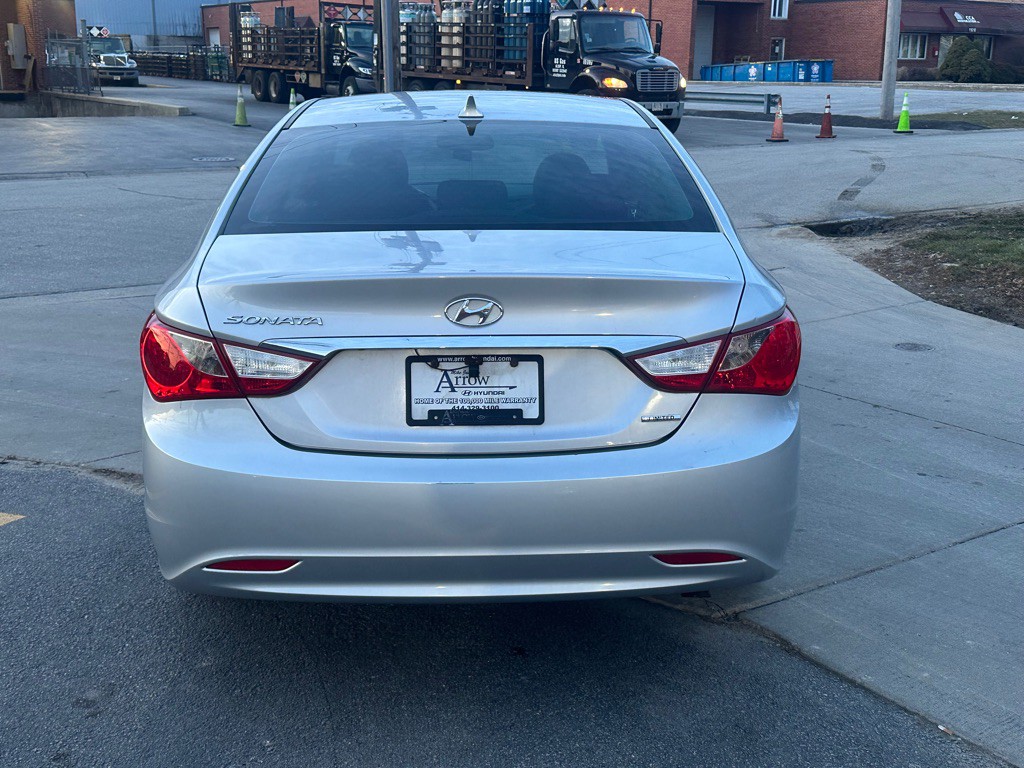 2011 Hyundai Sonata Image 7