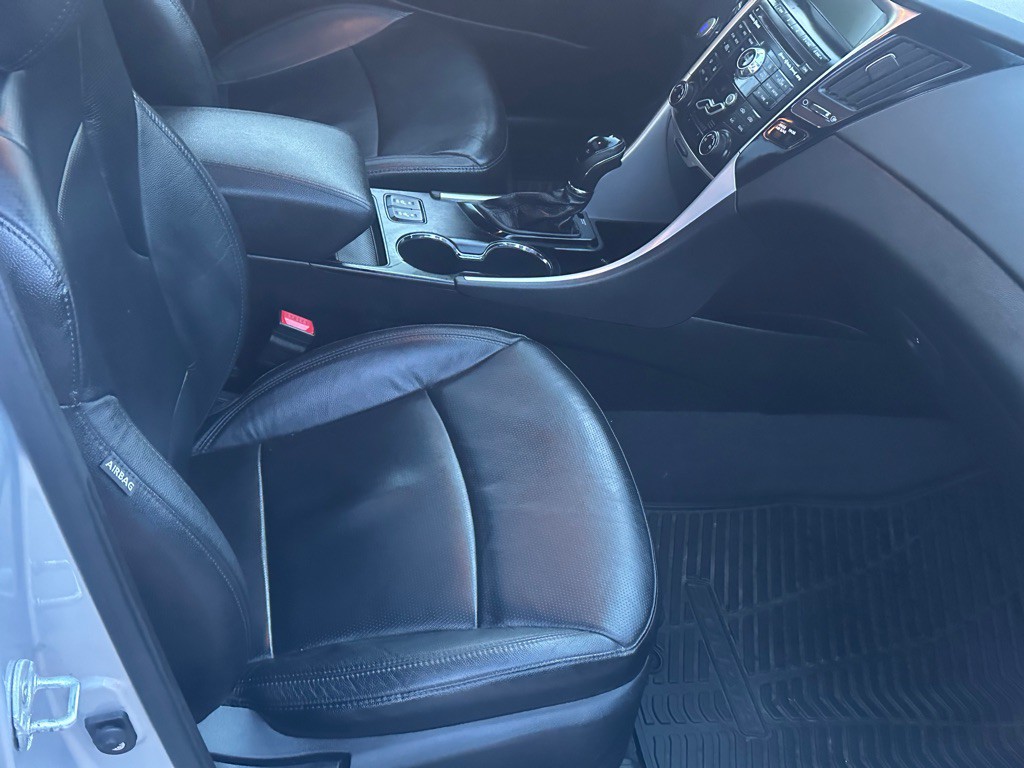 2011 Hyundai Sonata Image 8