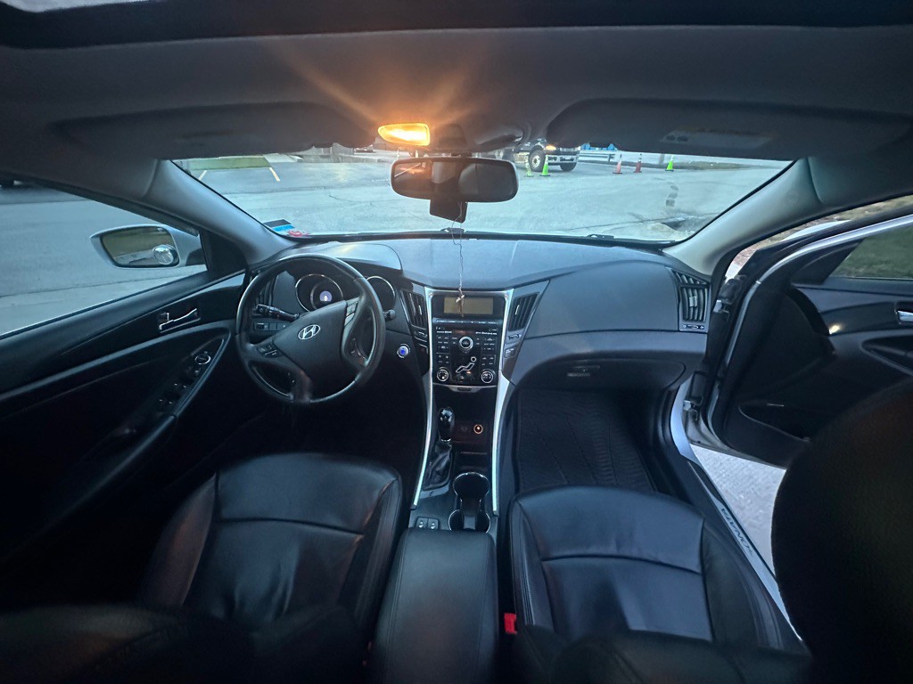 2011 Hyundai Sonata Image 10