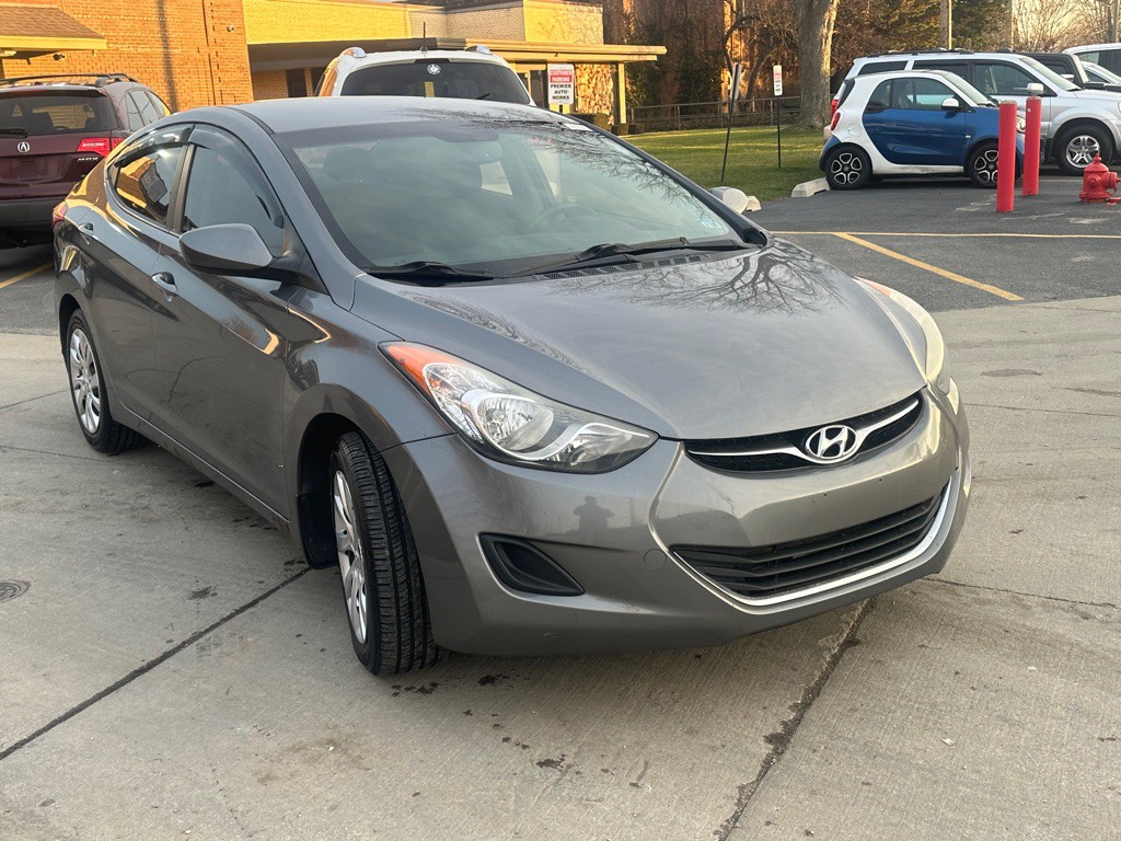 2013 Hyundai Elantra Image 2