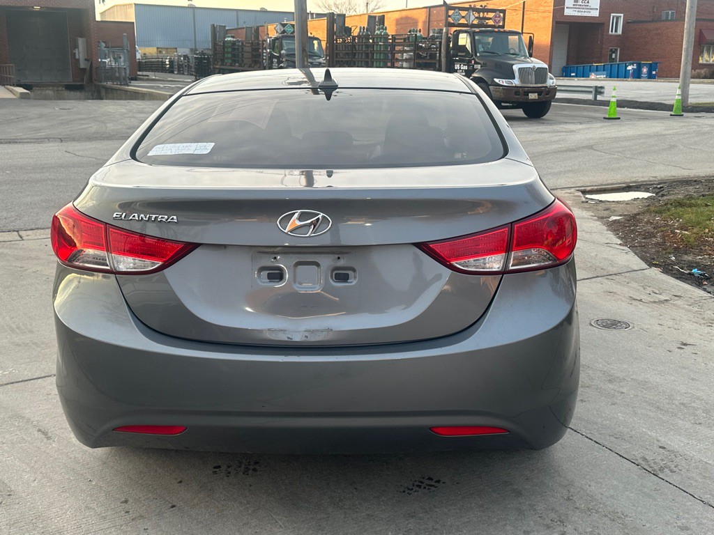 2013 Hyundai Elantra Image 5