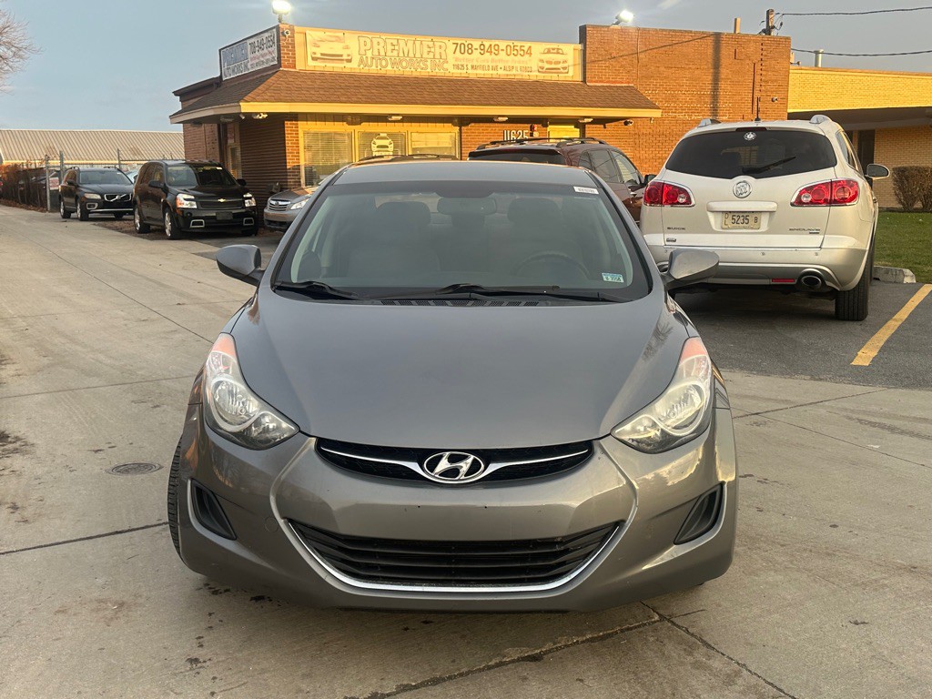 2013 Hyundai Elantra Image 8