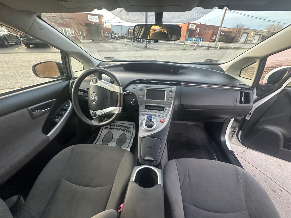 2012 Toyota Prius Image 21