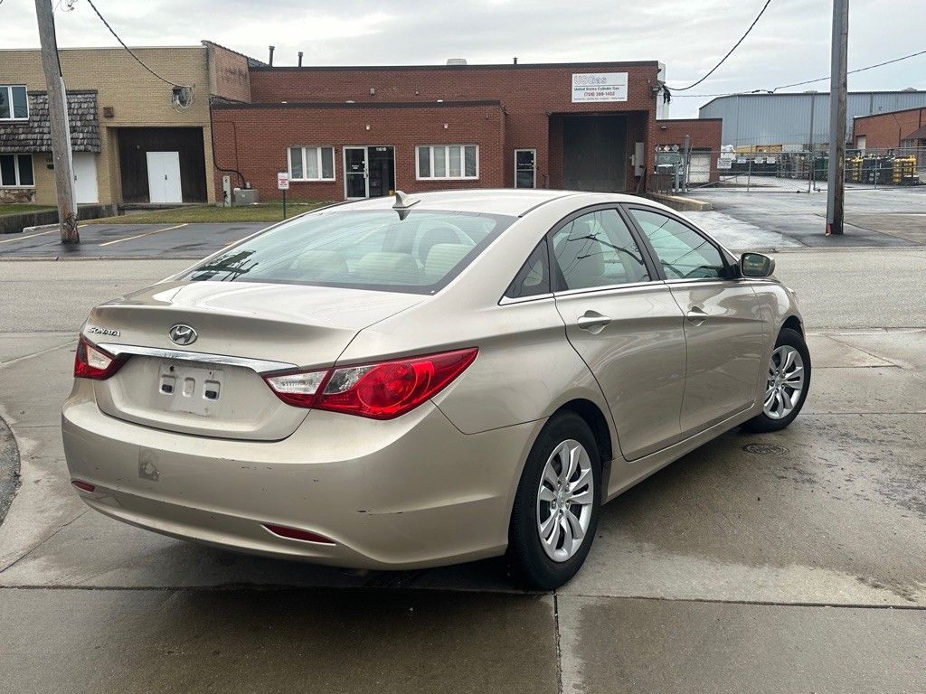 2011 Hyundai Sonata Image 4
