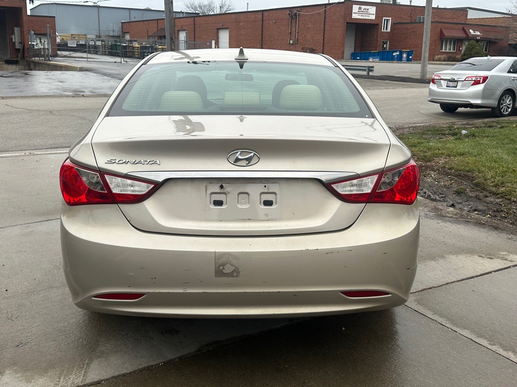 2011 Hyundai Sonata Image 6