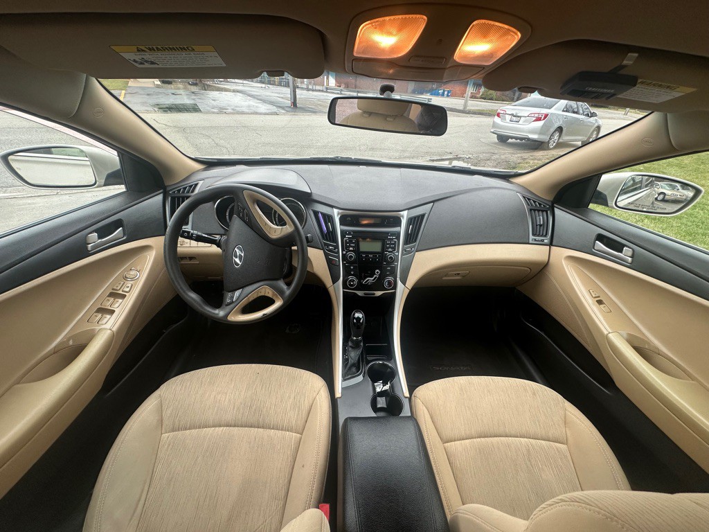 2011 Hyundai Sonata Image 8