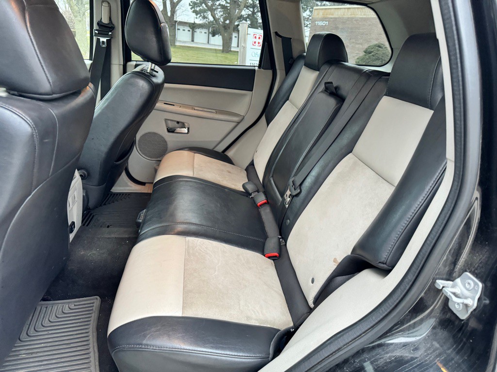 2010 Jeep Grand Cherokee Image 11