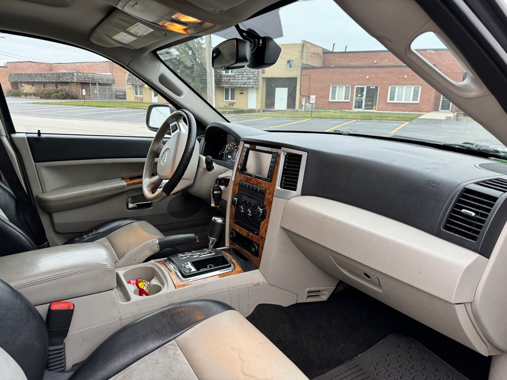 2010 Jeep Grand Cherokee Image 13