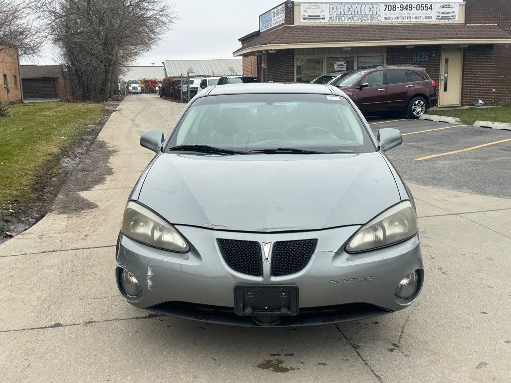 2008 Pontiac Grand Prix Image 5