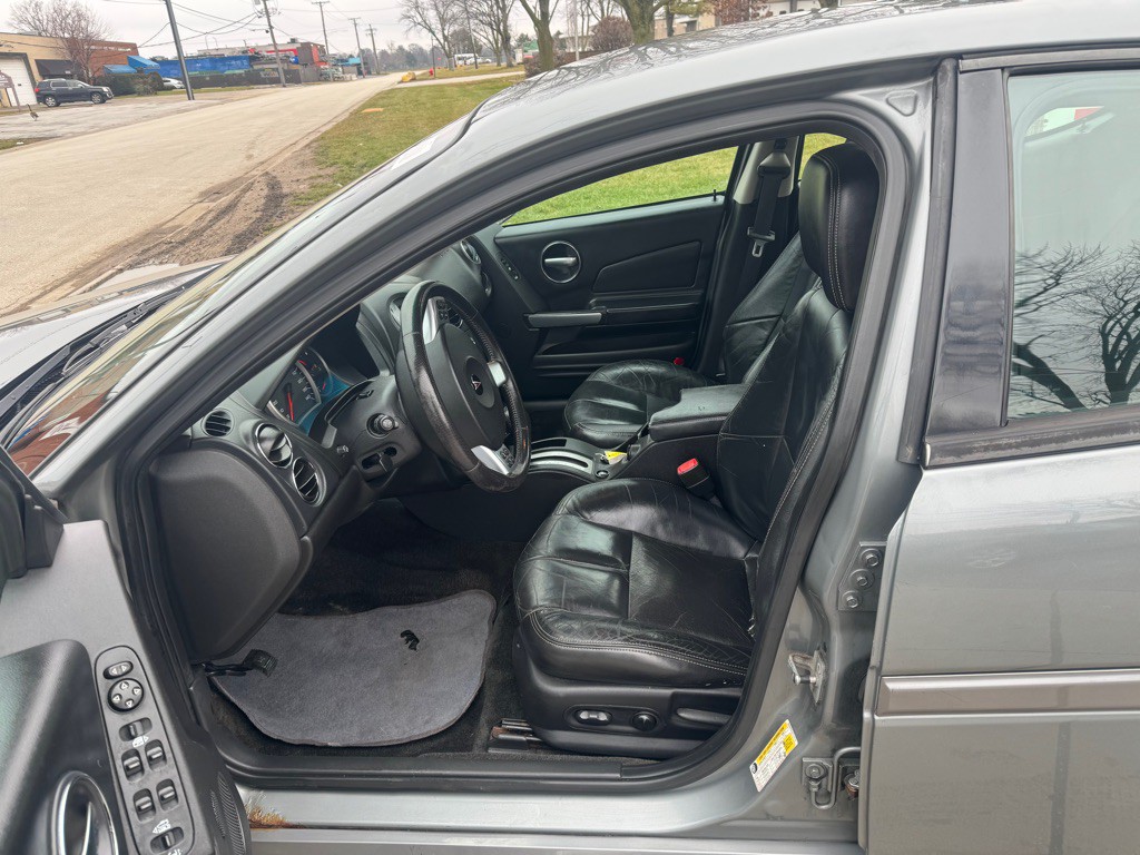 2008 Pontiac Grand Prix Image 7