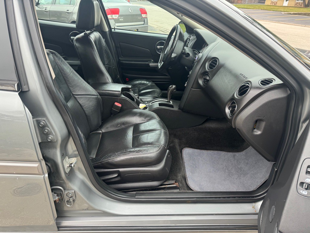 2008 Pontiac Grand Prix Image 9